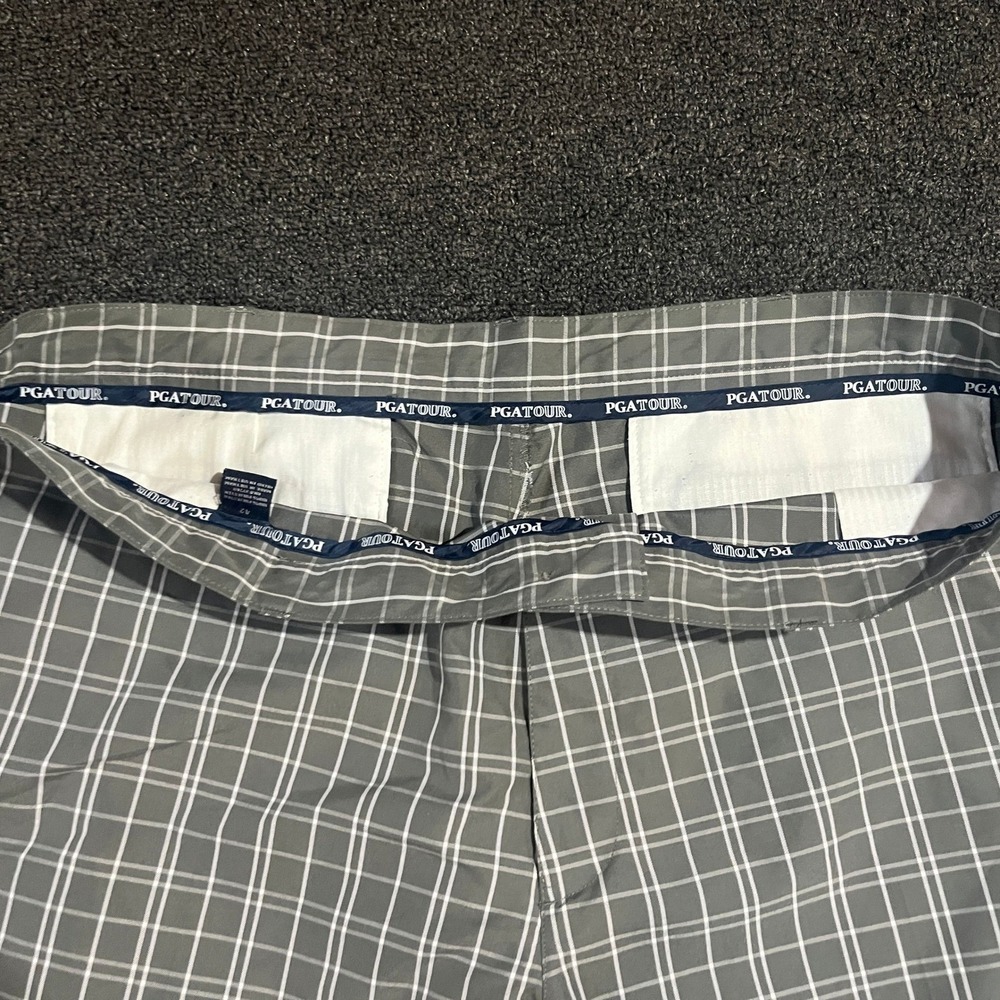 PGA Tour Mens Grey White Plaid Golf Shorts Size 42 Windowpane Performance Active - Picture 2 of 10